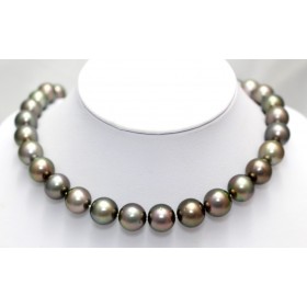 Black Pearl Necklace