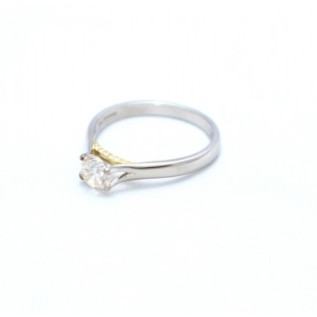 Diamond solitaire ring