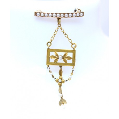 Seed pearl gold brooch