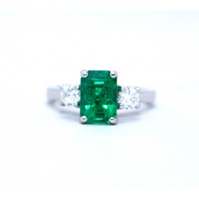 Emerald and diamond ring