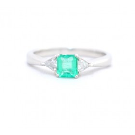Emerald and diamond ring