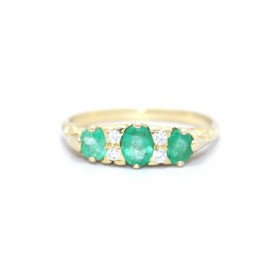 Emerald and diamond ring