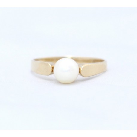 Pearl ring