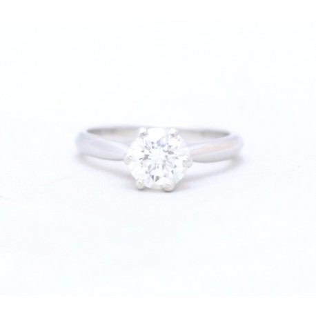 Solitaire diamond ring