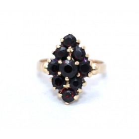 Garnet cluster ring