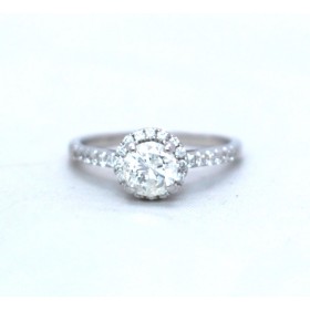 Diamond ring with halo